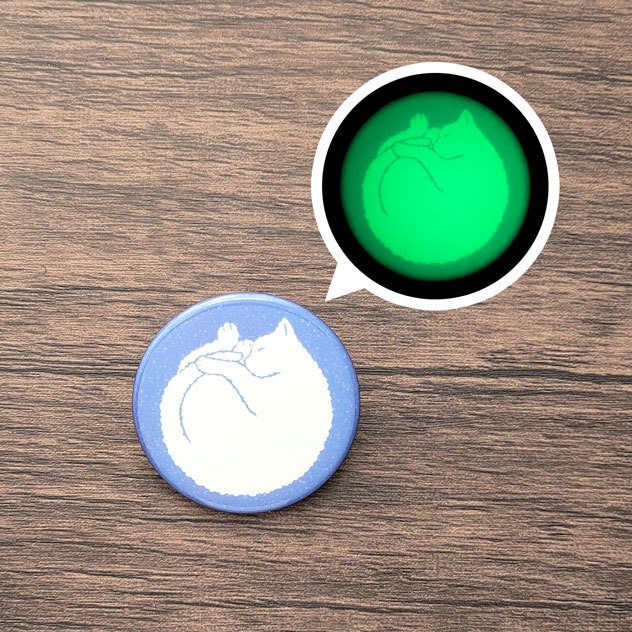 ねむり猫 蓄光 缶バッジ 44mm