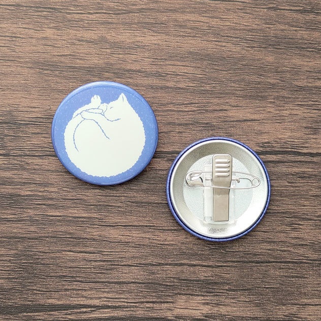 ねむり猫 蓄光 缶バッジ 44mm