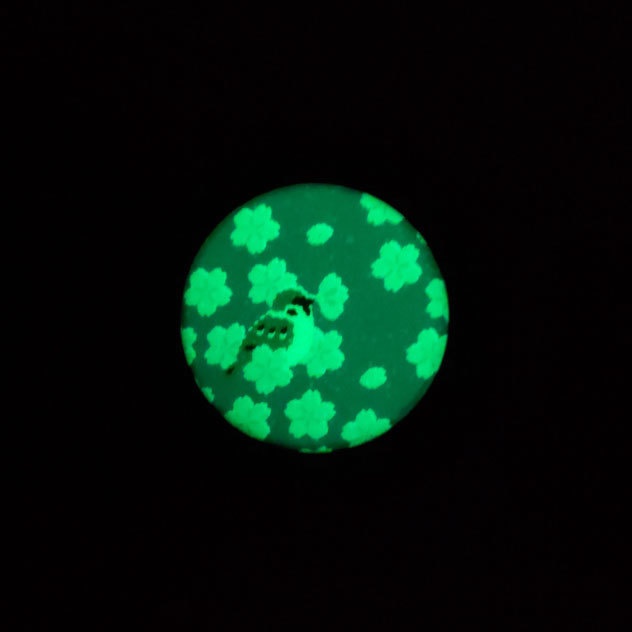 桜と盗蜜スズメ 蓄光 缶バッジ 44mm