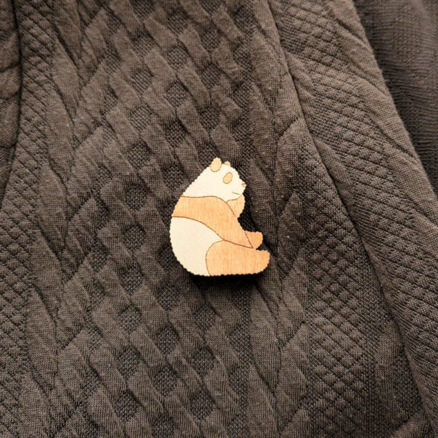パンダ 木製ブローチ