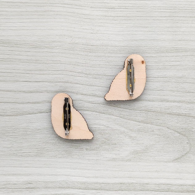 シロフクロウ 木製ブローチ