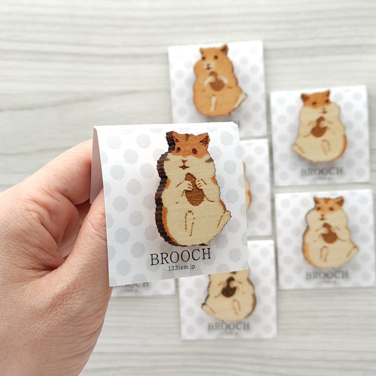 ハムスター 木製ブローチ