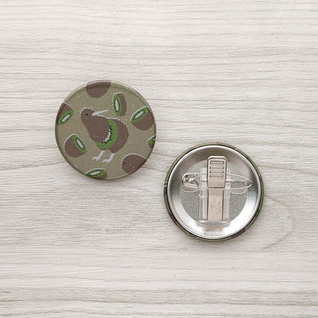 キウイなキーウィ リフレクター 缶バッジ 44mm