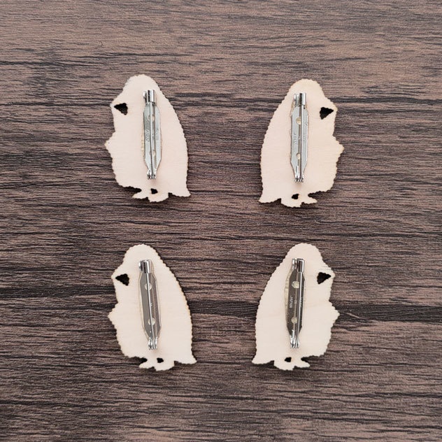 オキアミとジェンツーペンギン 木製ブローチ