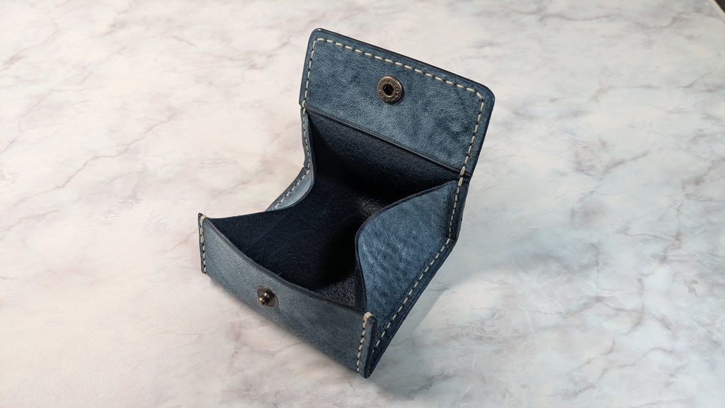 イタリアンレザー製ボックスコインケース