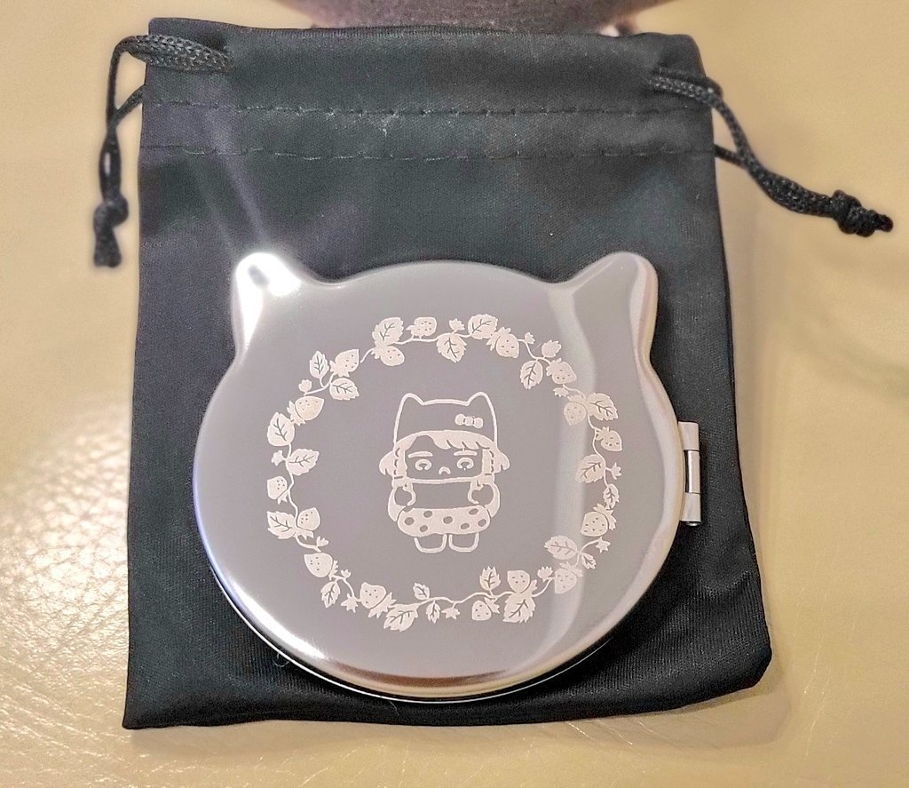 ねこちゃんコンパクトミラー