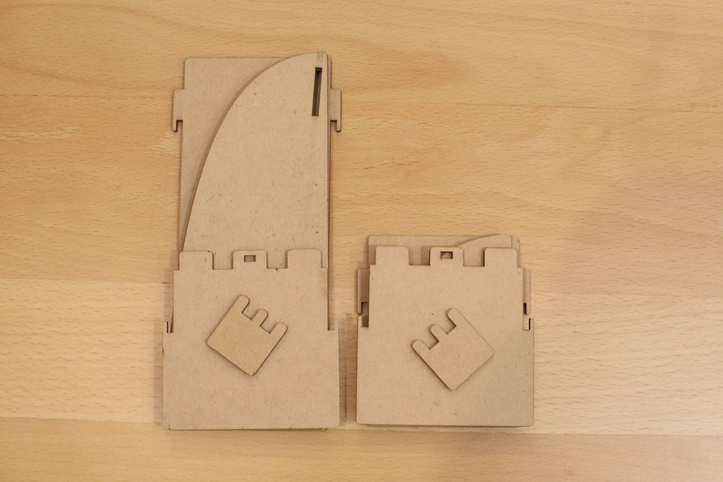 【受注生産】例のケースに入る、組立式デッキホルダー