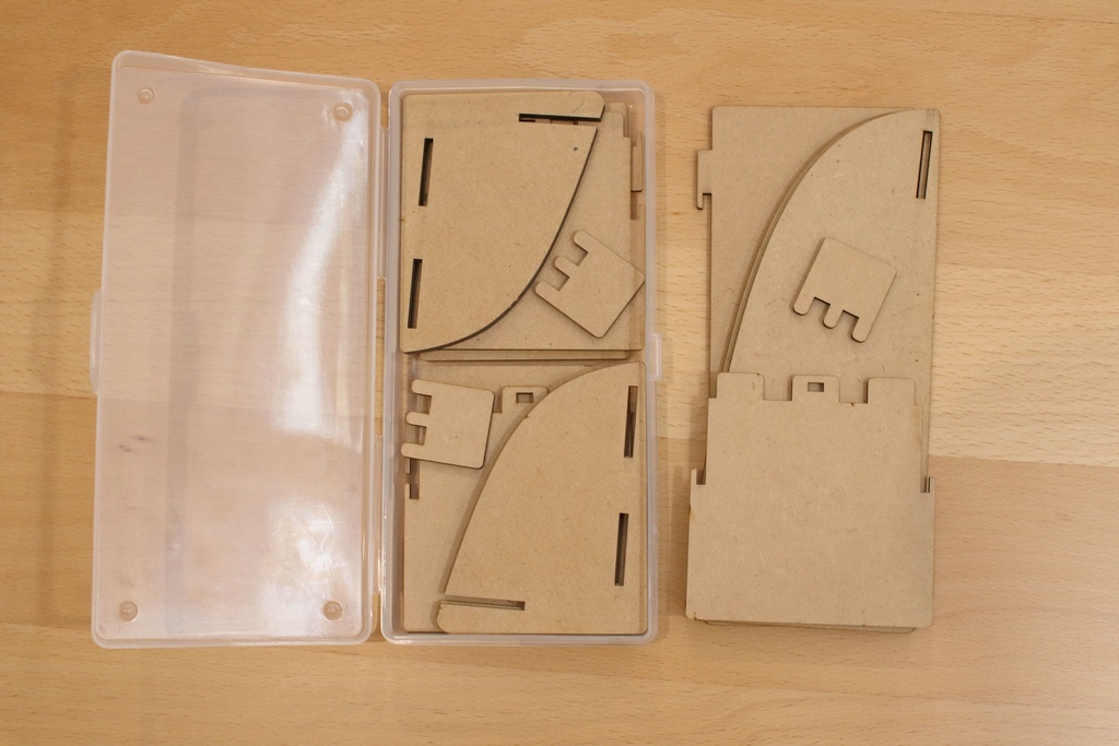 【受注生産】例のケースに入る、組立式デッキホルダー