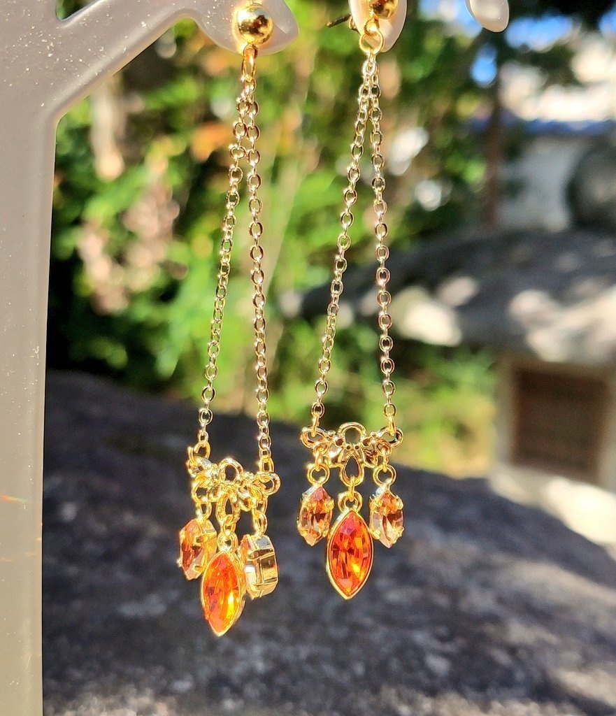 ツイステ　サバナクローイメージ　イヤリング・ピアス