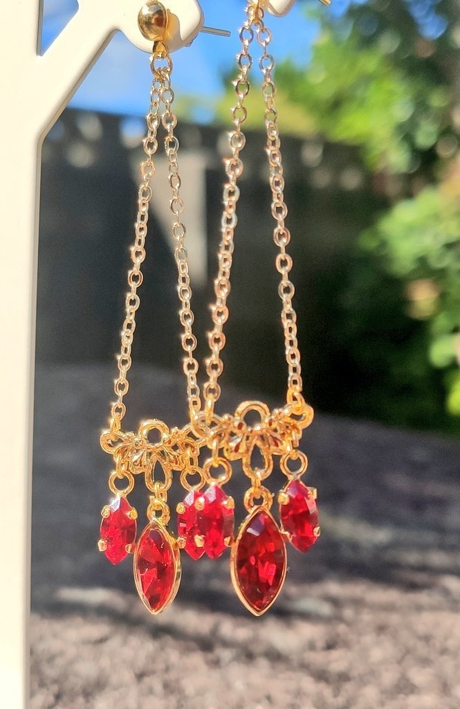 ツイステ　赫灼のピアス　スカラビアイメージピアス・イヤリング