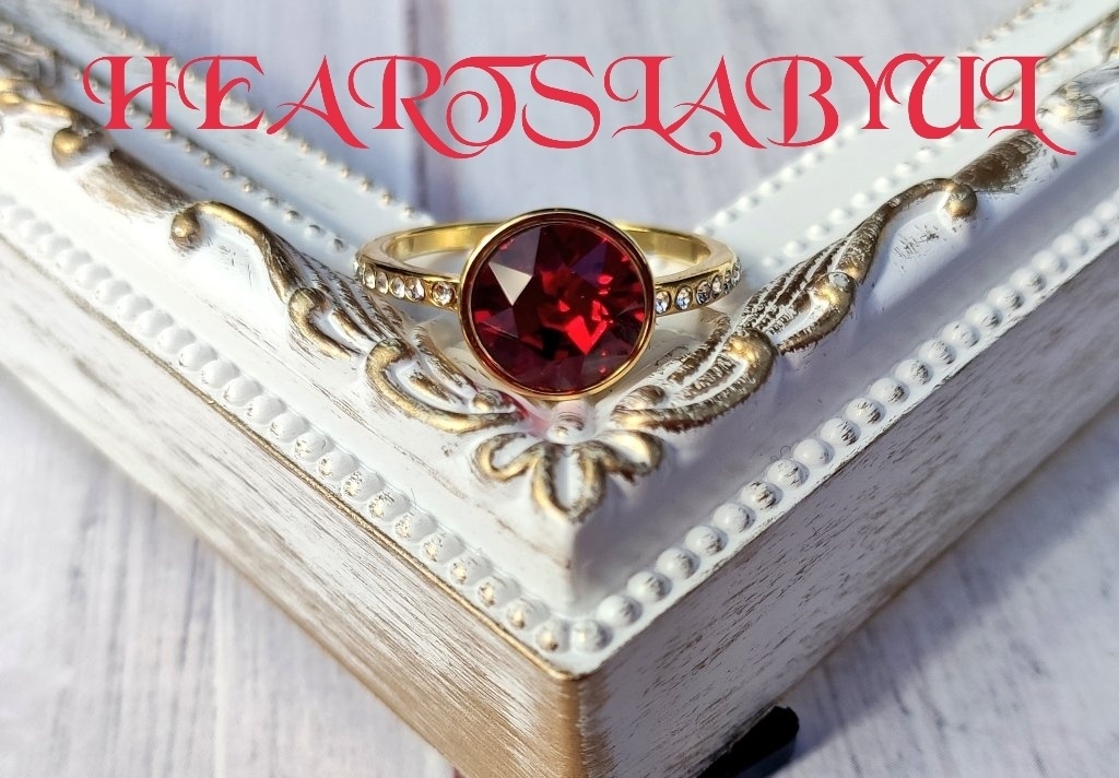 ツイステ スワロフスキーリング〈ラウンド〉