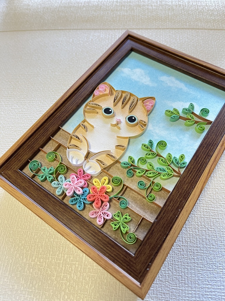 ペーパークイリング アート 塀からひょこっと身を乗り出す猫