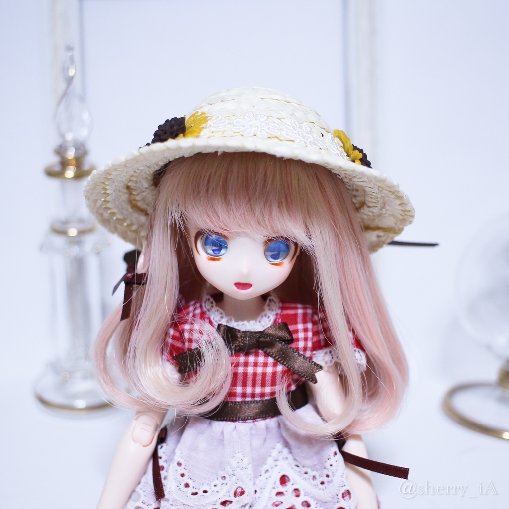 ひまわり畑を駆け回る少女のための麦わら帽子【1/6サイズ】