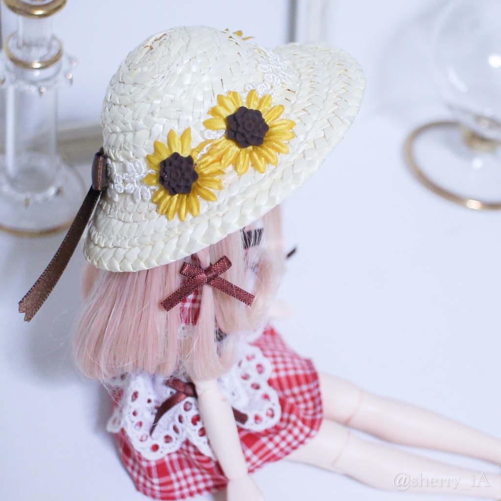 ひまわり畑を駆け回る少女のための麦わら帽子【1/6サイズ】