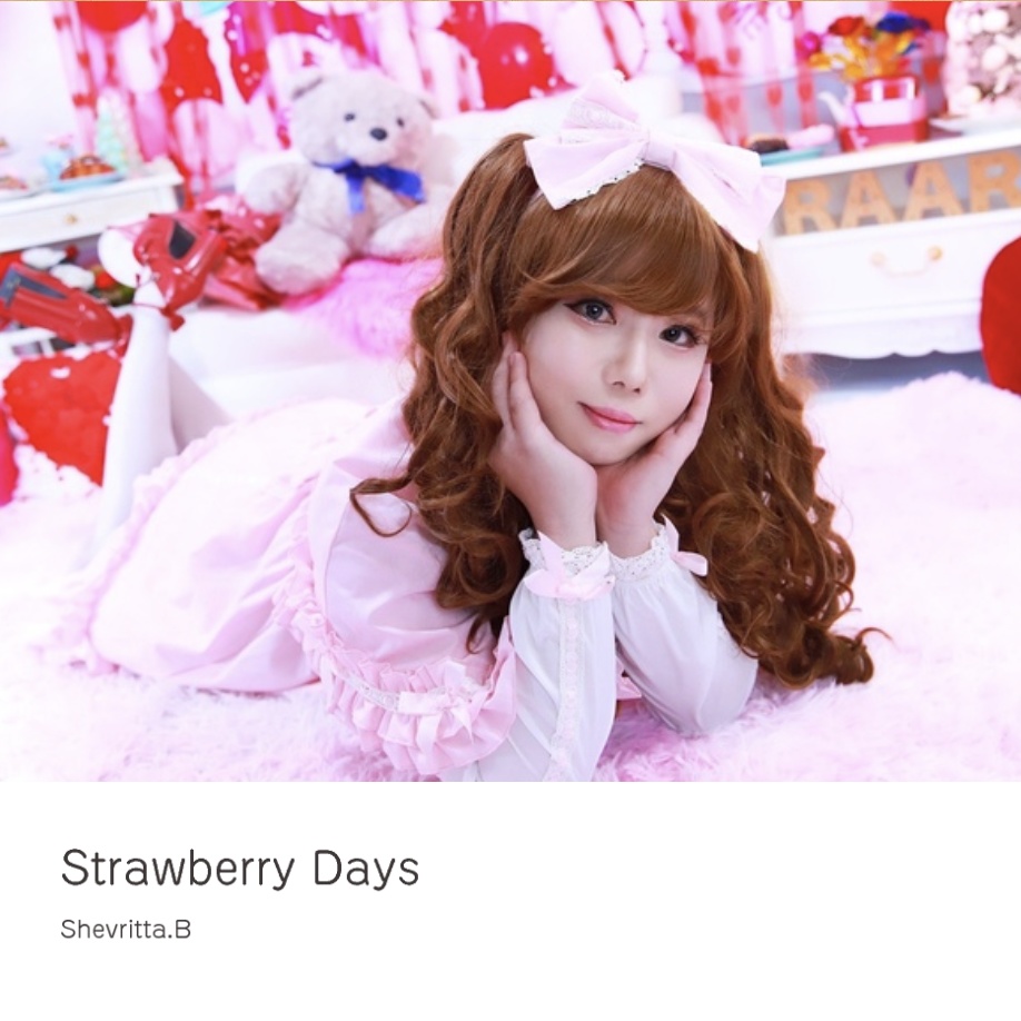 1st写真集 Strawberry Days