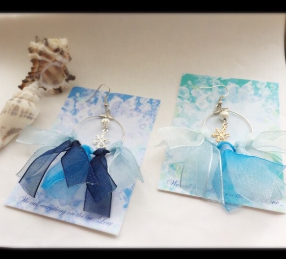 ユーリ!!!on ICEイメージ◆雪の結晶リボンピアス・イアリング◆勇利、ヴィクトル◆