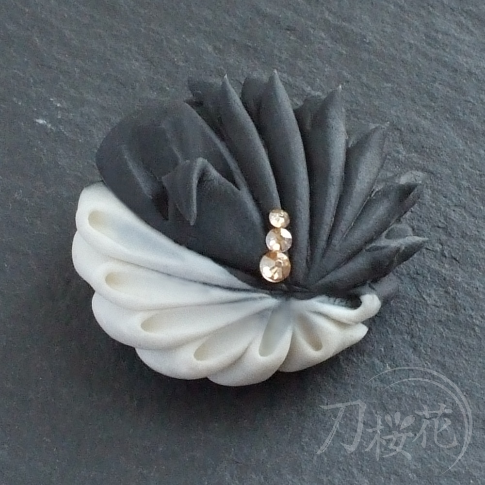 〔限定数頒布〕刀剣男士×和菓子 黒鶴丸国永 練りきり風アクセサリー