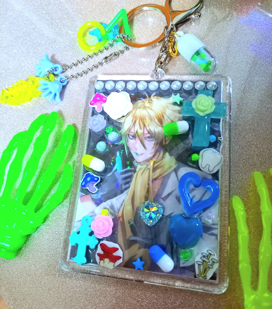 【マンキン】硬質 トレカケース デコ キーホルダー【ファウストⅧ】