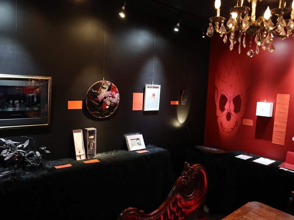 小林義和「屋根裏の散歩者」