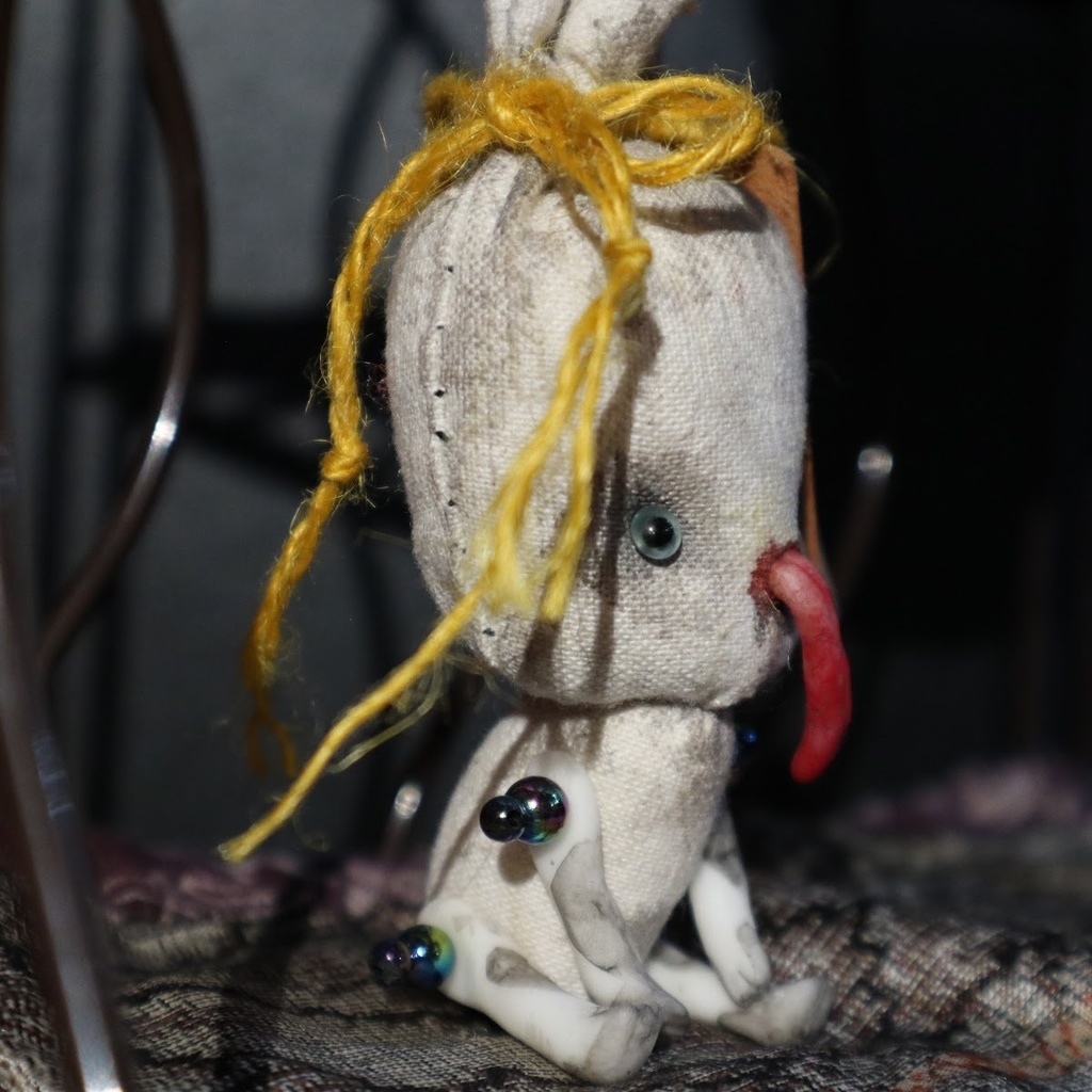 MARWY 《「舌」の子(ボロちゃん)》