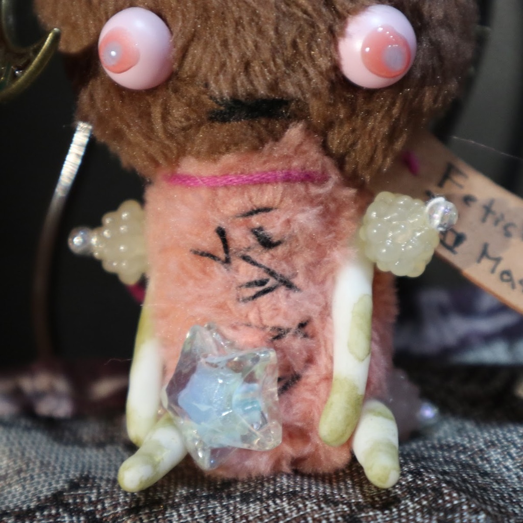 MARWY《「面」と「蝕」の子》