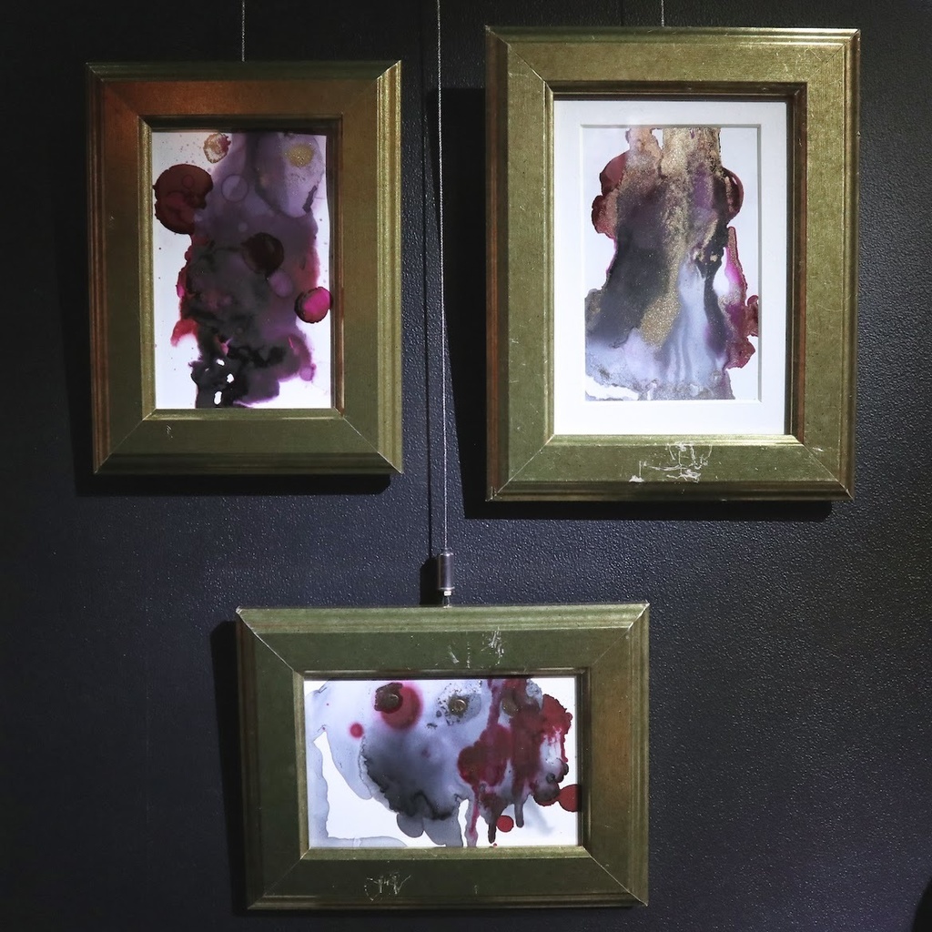 艶子 絵画《骨灰》