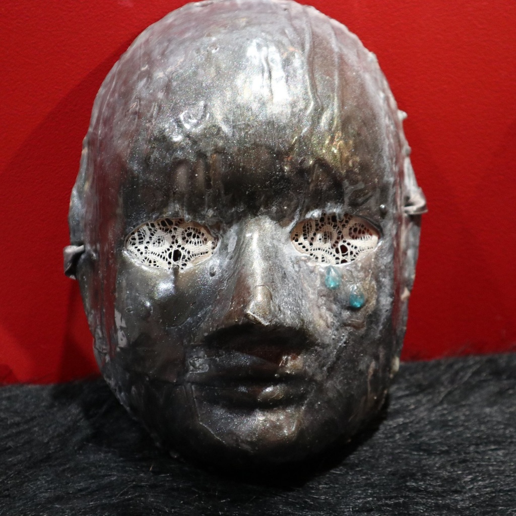 ロウの仮面 / eS.