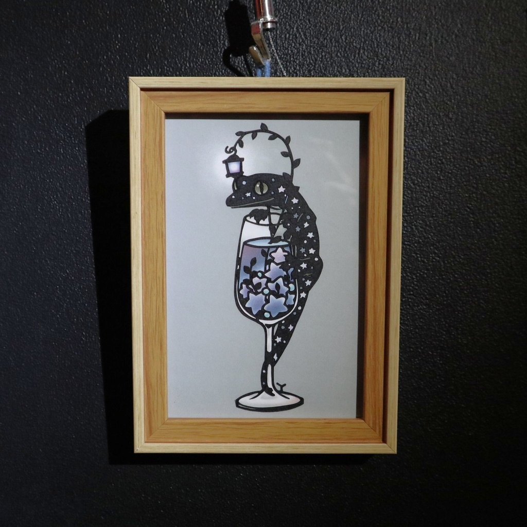 切り絵《星の使者 Starry Gecko》 Yumino