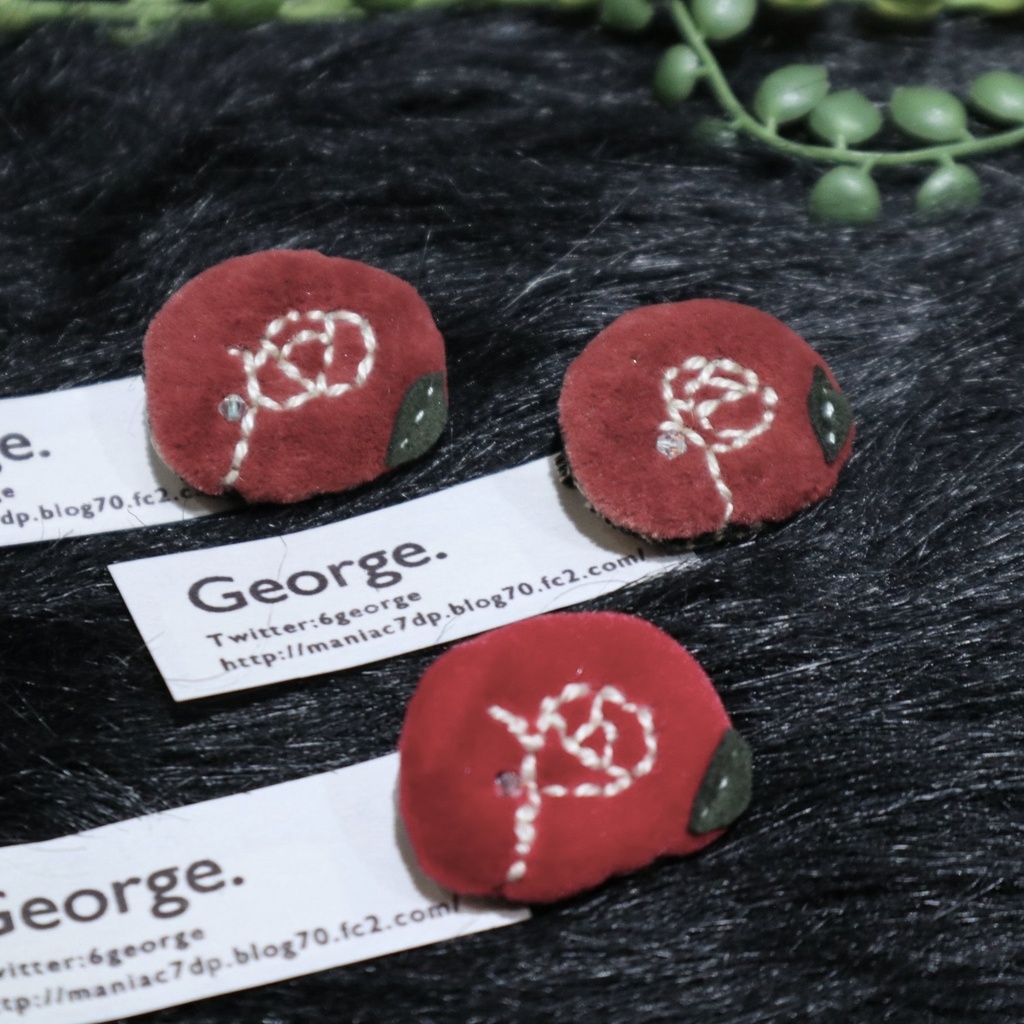 ヘビ椿ブローチ / ジョウヂ