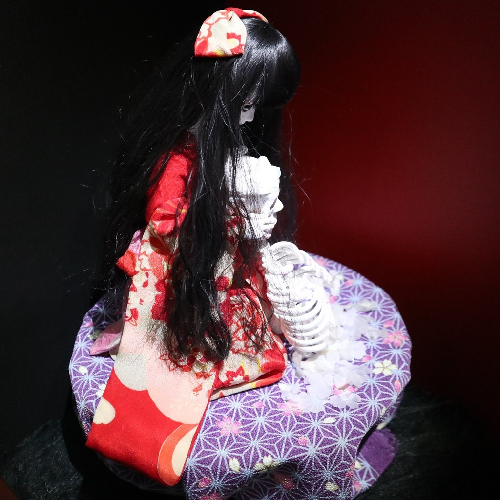 《君死にたまふことなかれ》 / Dollhouse Noah