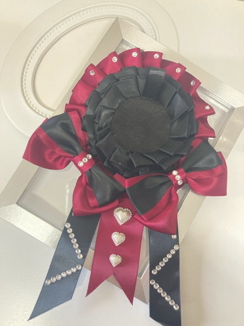 痛ロゼット ブラック×エンジ