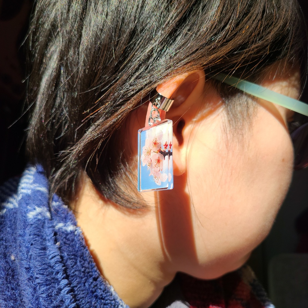 アクリルピアス 紅葉