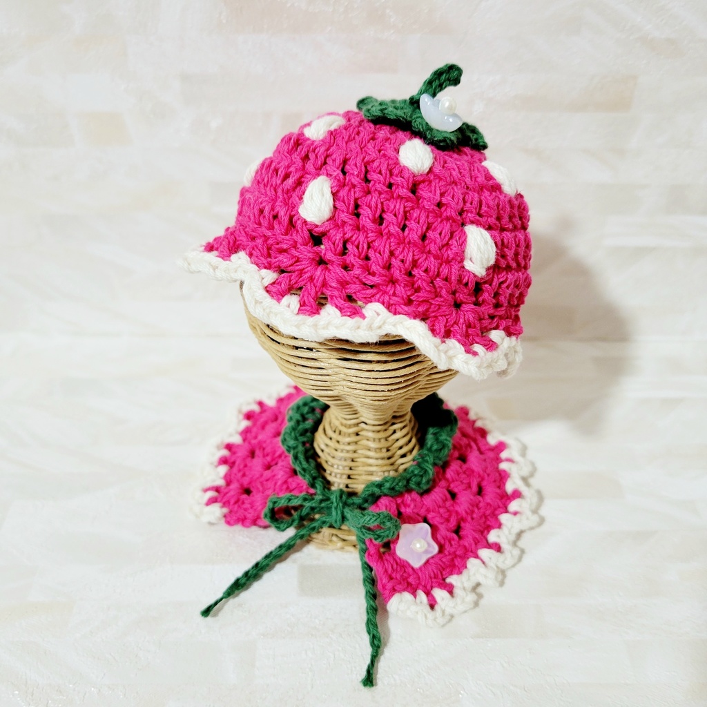 いちご🍓帽子とケープのセット