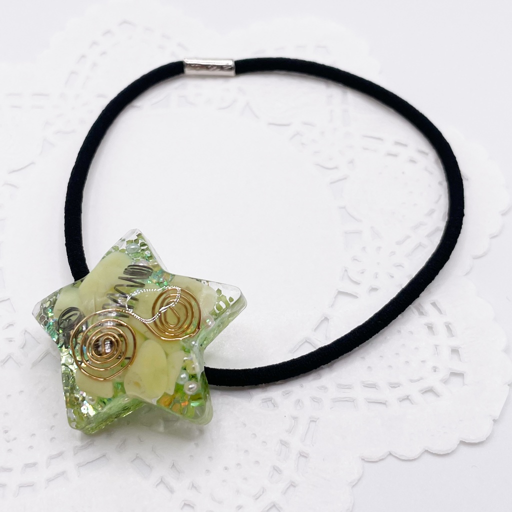 【Sale】概念アクセ|推しカラーにも◎ ぬいアクセにも◎|星のオルゴナイトの天然石ヘアゴム/グリーン・オリーブジェイド(翡翠)|or-060