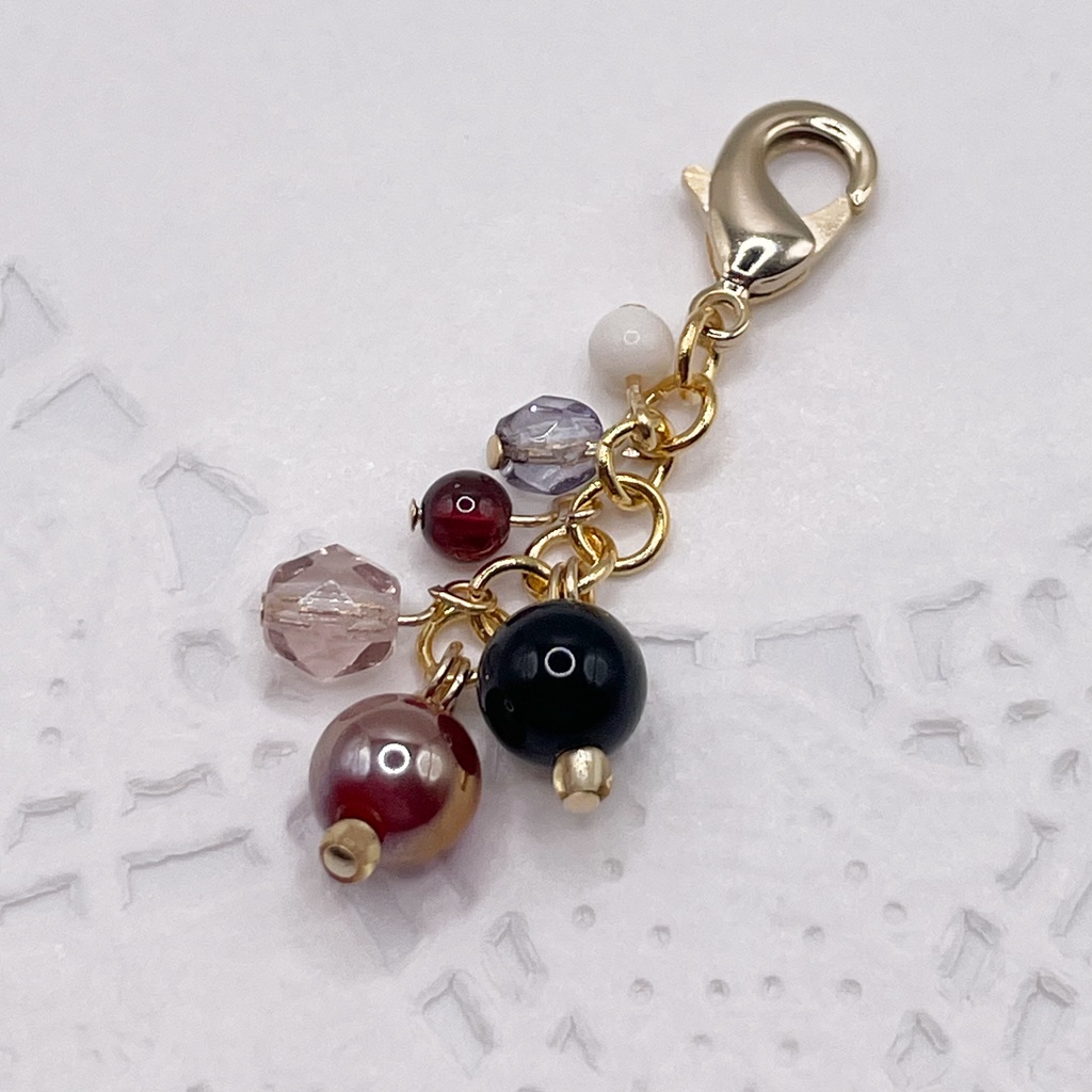 Lucky Charm|オニキス&カーネリアン&ガーネットの天然石チャーム(ペンダントトップ/片耳ピアス)|k-042