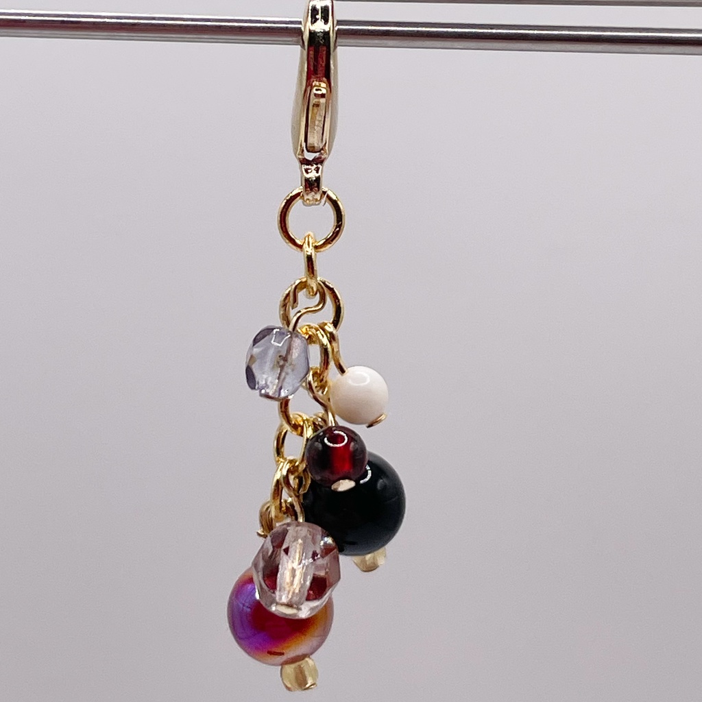 Lucky Charm|オニキス&カーネリアン&ガーネットの天然石チャーム(ペンダントトップ/片耳ピアス)|k-042