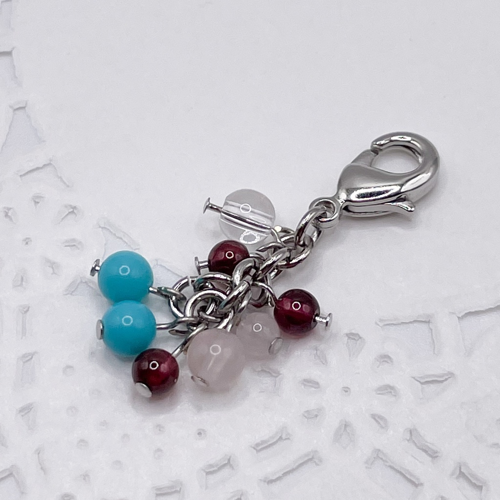 Lucky Charm|ターコイズ&ガーネット&ローズクォーツの天然石チャーム(ペンダントトップ/片耳ピアス)|g-005