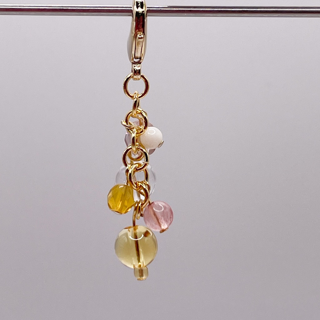 尾形百之助概念アクセ|推しカラーにも◎|シトリン&水晶&ストロベリークォーツの天然石チャーム(ペンダントトップ/片耳ピアス)|k-044
