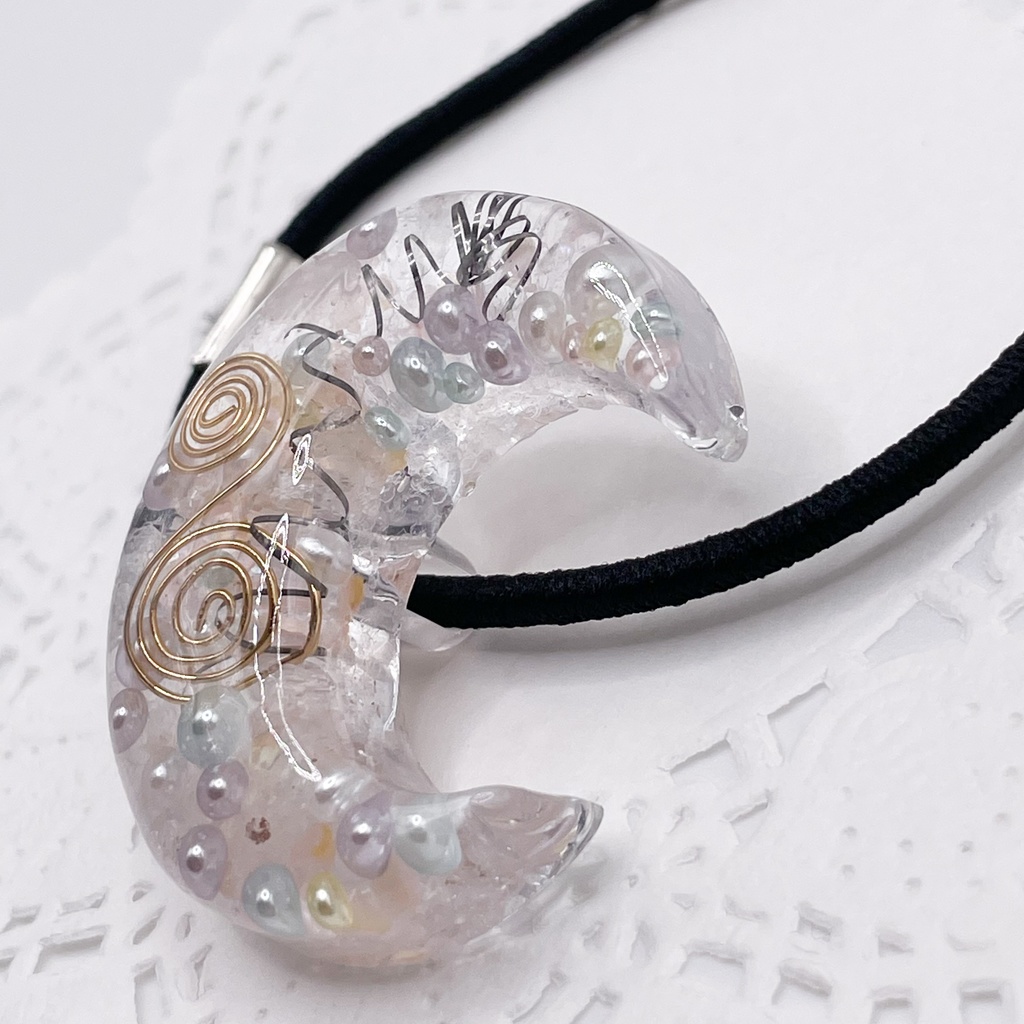 ぬいアクセにも◎月のオルゴナイトの天然石ヘアゴム/パステル・水晶|or-061