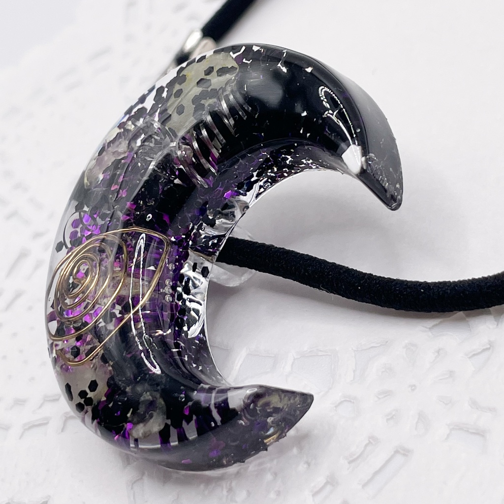 概念アクセ|推しカラーにも◎ ぬいアクセにも◎|月のオルゴナイトの天然石ヘアゴム/黒×紫・レモンクォーツ|or-062