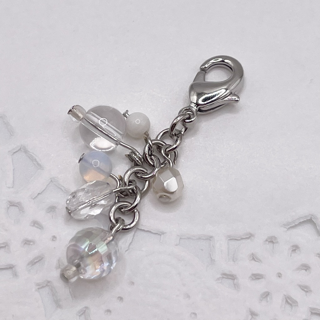 アクアオーラ&水晶&ムーンストーンの天然石チャーム(ペンダントトップ/片耳ピアス)|i-039