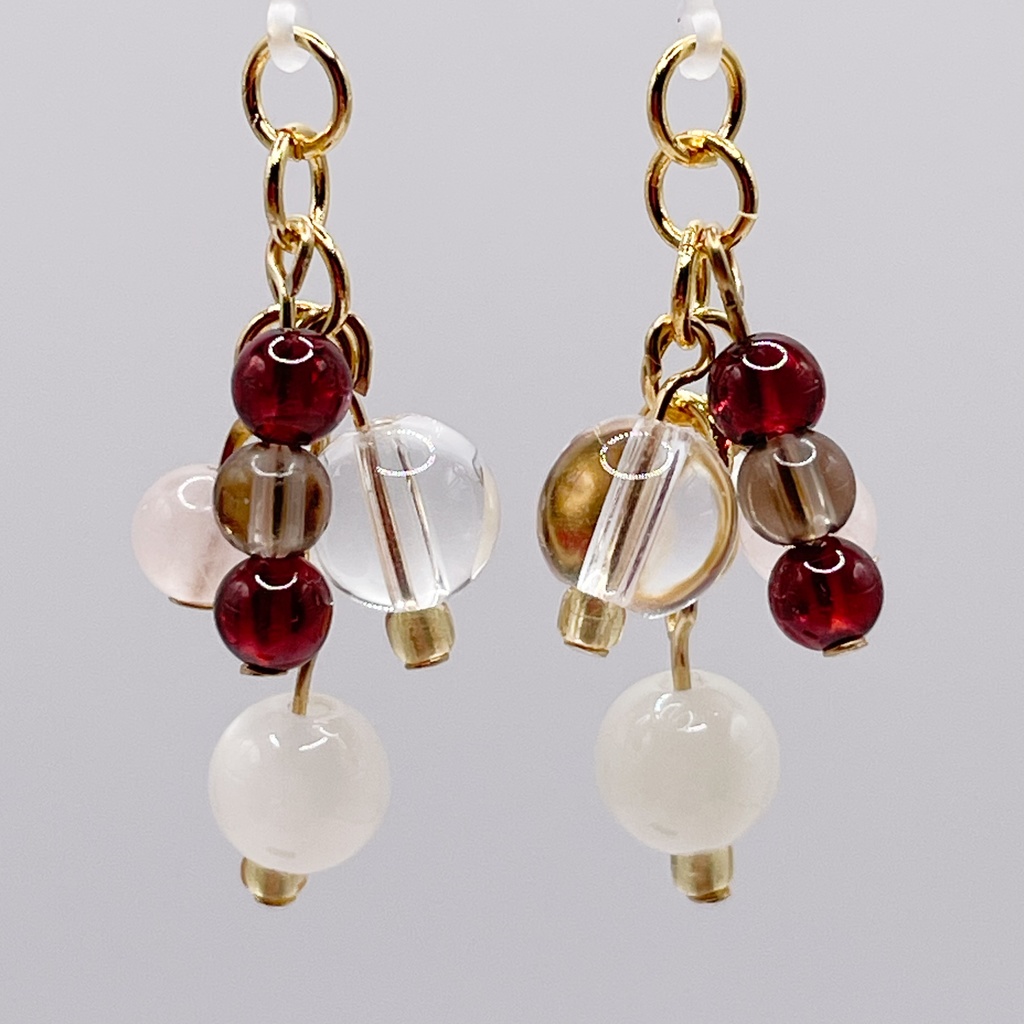 Lucky Charm｜Pierce (Earring & Charm Available)ムーンストーン＆水晶＆ガーネットの天然石ピアス（イヤリング/チャーム）｜i-036