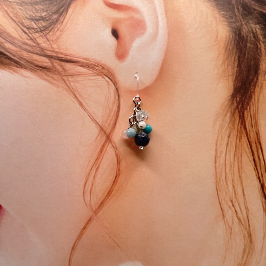 アシリパ概念アクセ|推しカラーにも◎ ソーダライト&ターコイズ&ローズクォーツの天然石ピアス(イヤリング/チャーム)|u-034