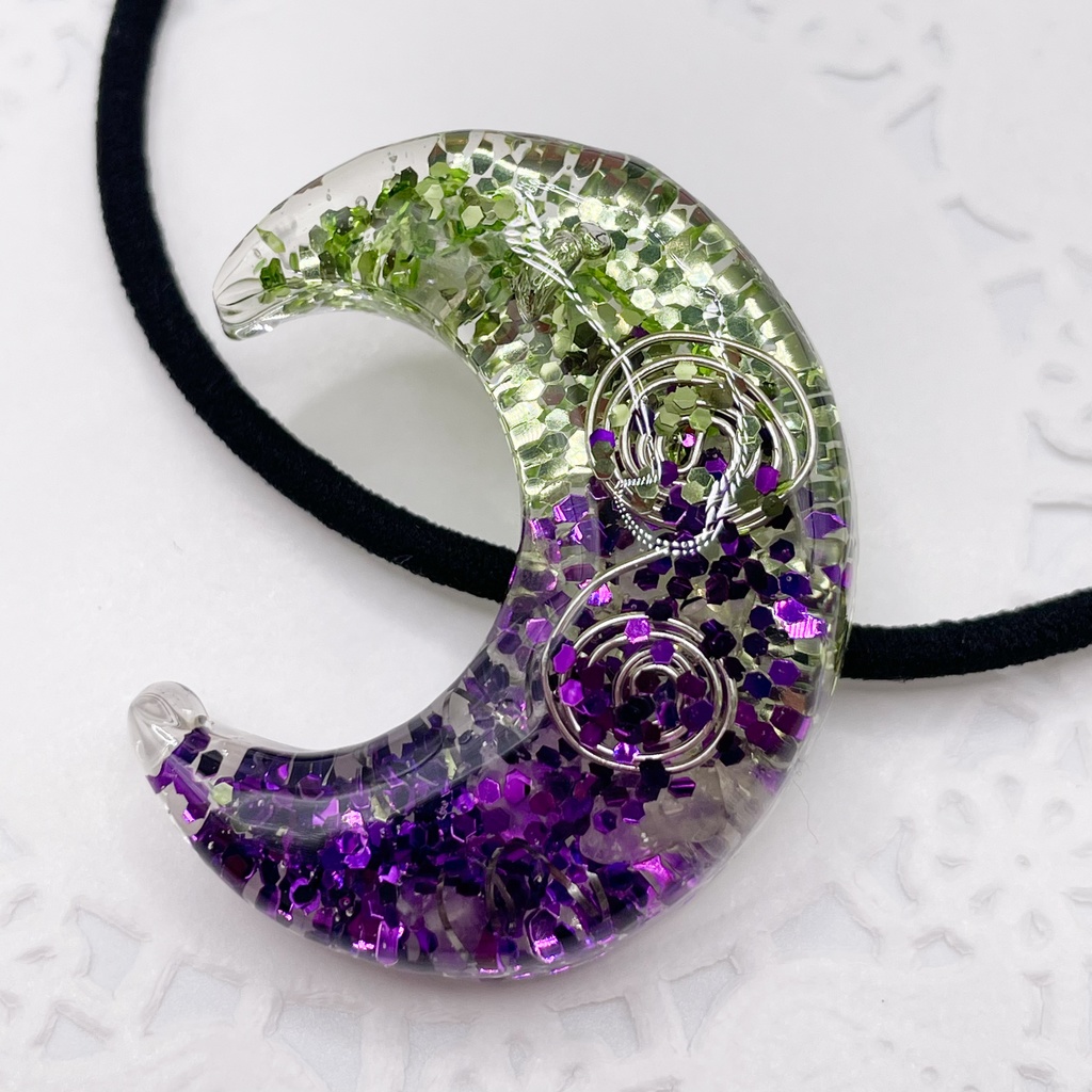 One of a Kind Hair Tie|月のオルゴナイトの天然石ヘアゴム/緑×紫・ローズクォーツ|g-009【One of a Kind Moon Hair Tie – Natural Stone Accessory】