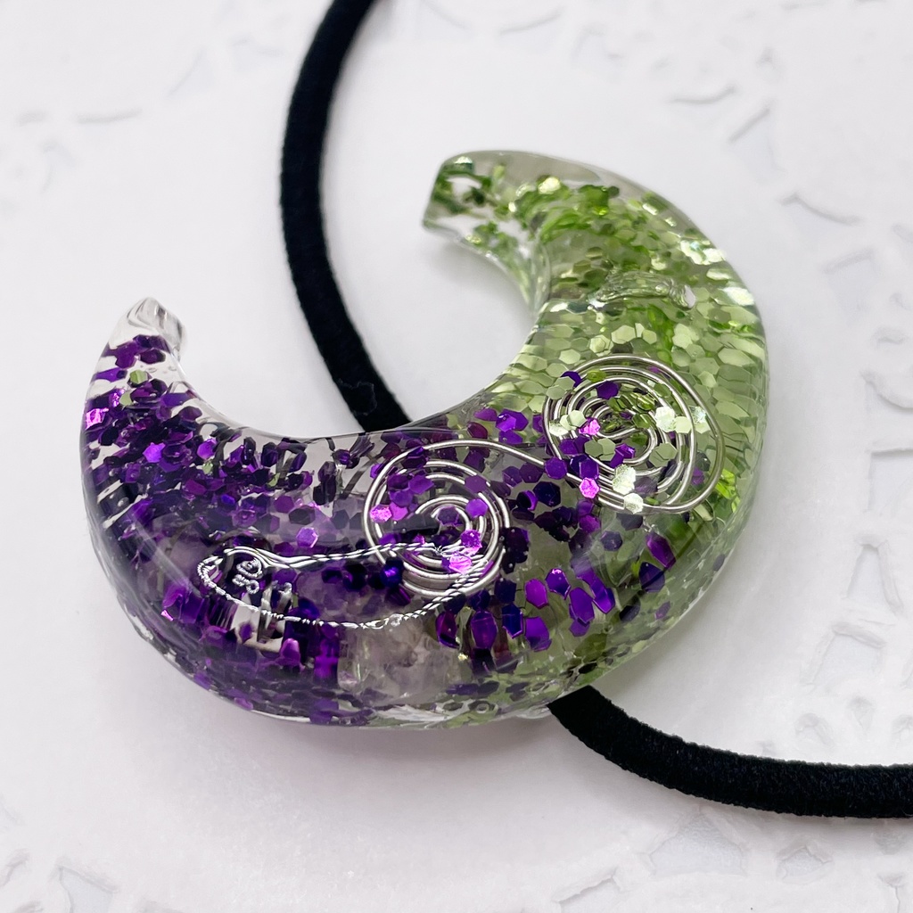 One of a Kind Hair Tie|月のオルゴナイトの天然石ヘアゴム/緑×紫・ローズクォーツ|g-009【One of a Kind Moon Hair Tie – Natural Stone Accessory】