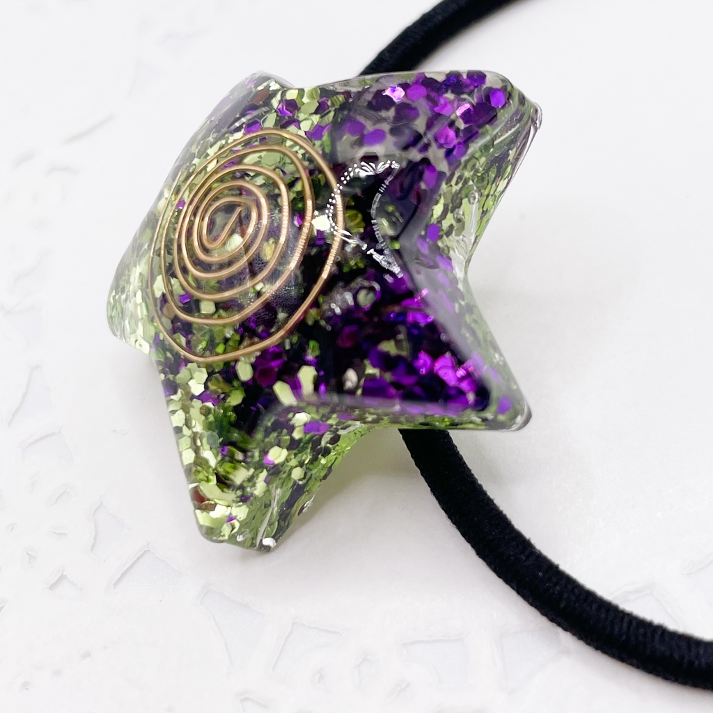 One of a Kind Hair Tie|星のオルゴナイトの天然石ヘアゴム/緑×紫・ローズクォーツ|g-010【One of a Kind Star Hair Tie – Natural Stone Accessory】