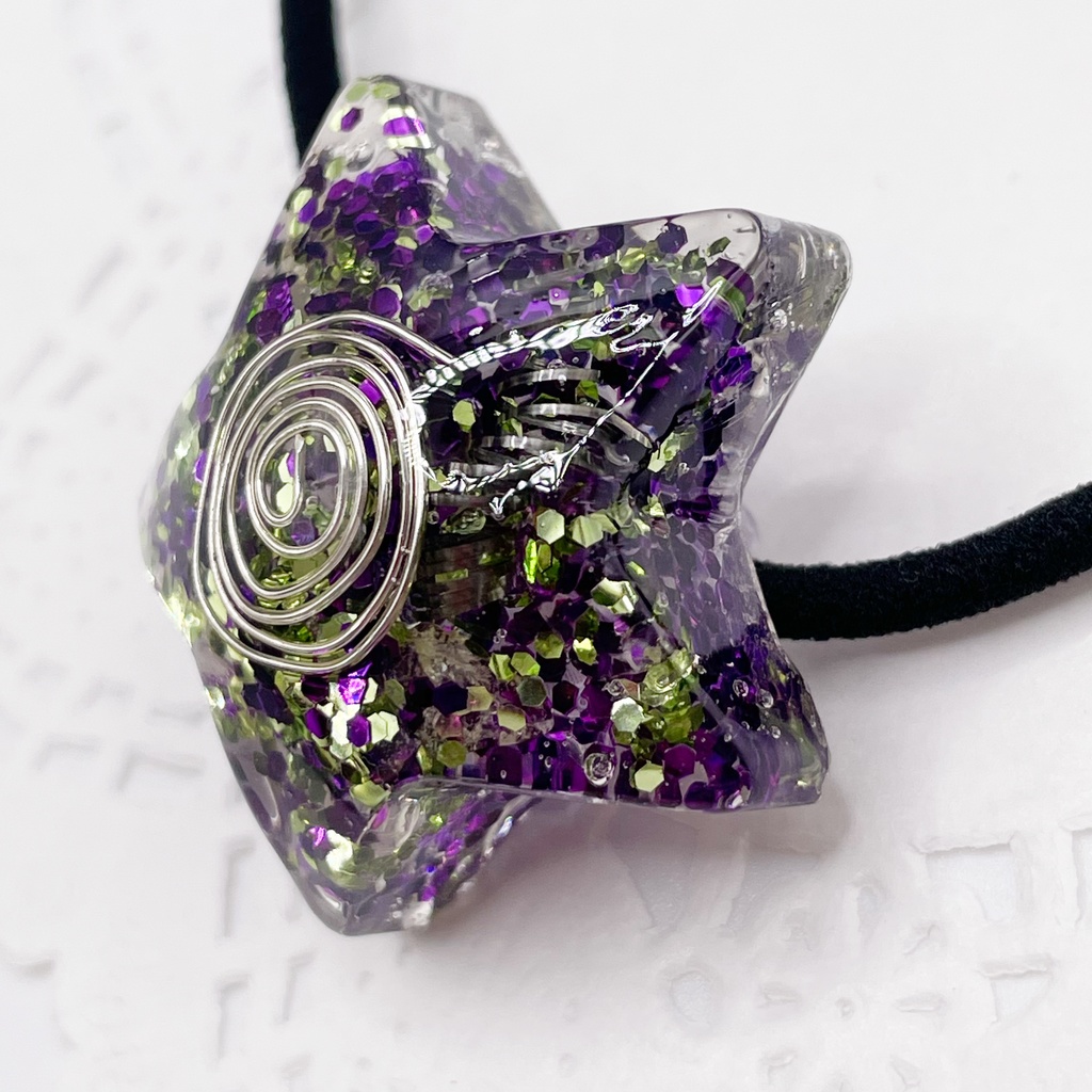 One of a Kind Hair Tie|星のオルゴナイト天然石ヘアゴム(緑×紫・レモンクォーツ)|g-013【One of a Kind Star Hair Tie – Natural Stone Accessory】