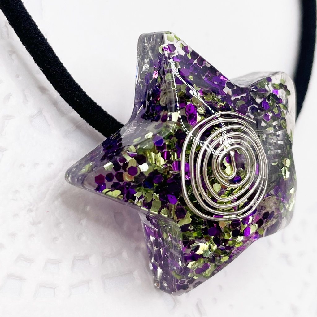 One of a Kind Hair Tie|星のオルゴナイト天然石ヘアゴム(緑×紫・レモンクォーツ)|g-013【One of a Kind Star Hair Tie – Natural Stone Accessory】