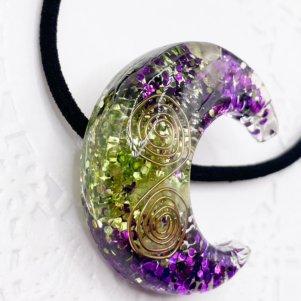 One of a Kind Hair Tie|月のオルゴナイト天然石ヘアゴム(緑×紫・レモンクォーツ)|g-014【One of a Kind Moon Hair Tie – Natural Stone Accessory】