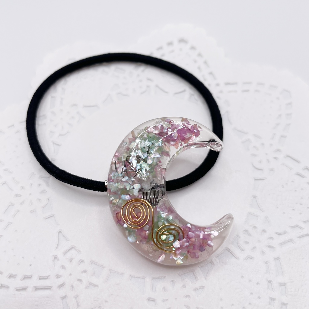 月鯉・鯉月概念アクセ|推しカラーにも◎ ぬいアクセにも◎|月のオルゴナイトの天然石ヘアゴム/ミントグリーン×パープル・水晶|g-019